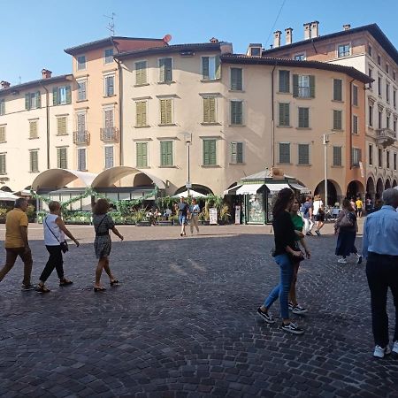 "A Casa Di Giacomo" Luxury Rooms Con Aria Condizionata Bergamo Luaran gambar